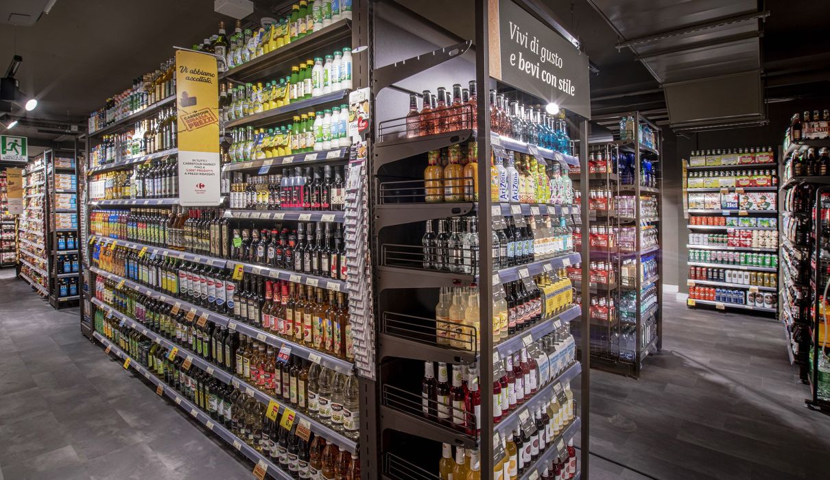 Arredamenti per locali pubblici, retail, minimarket : dettaglio scaffalatura