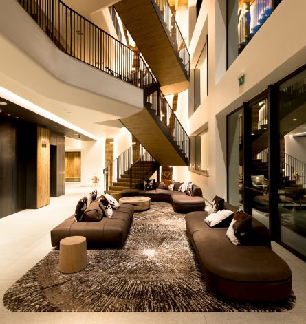 Arredamento su misura per hotel lusso stile rustico montano
