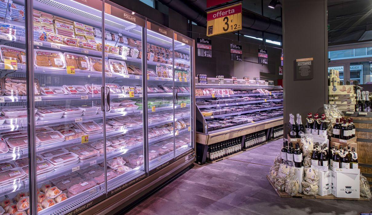 Arredamenti per locali pubblici, retail, minimarket : dettaglio zona fresco